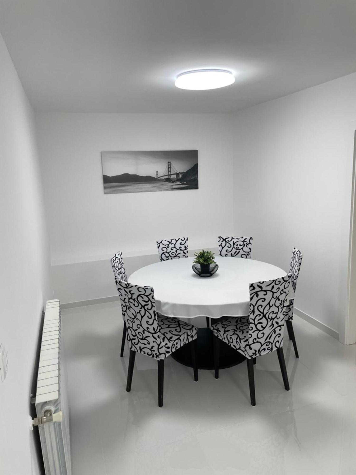 Apartment White Zagreb - Private Parking&Garage Exterior foto